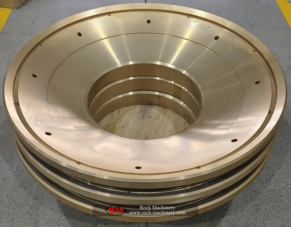 Symons 4.25Ft cone crusher 4872 6435 Socket Liner, spherical support for mainshaft